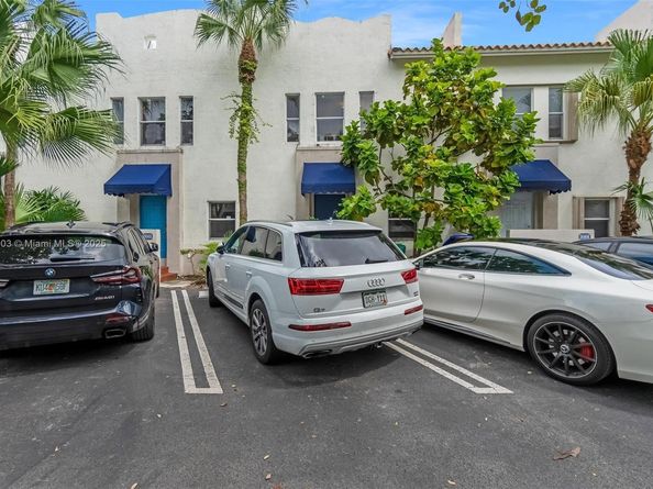 3067 Center St 17, Miami FL 33133