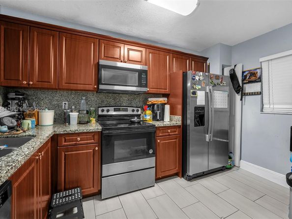 9000 NW 28th Dr 1207, Coral Springs FL 33065