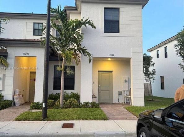 12877 SW 232nd Ln, Homestead FL 33032