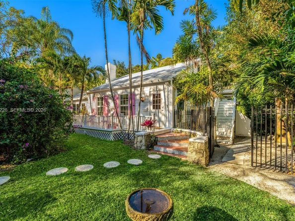 3951 Park Dr, Miami FL 33133