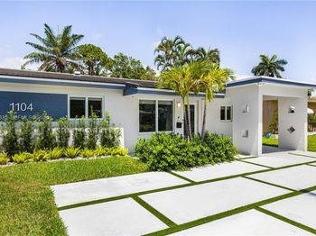 1104 N 13th Ter