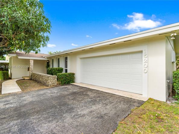 15200 SW 84th Ave, Palmetto Bay FL 33157