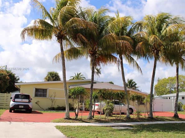 3740 SW 32nd St, West Park FL 33023