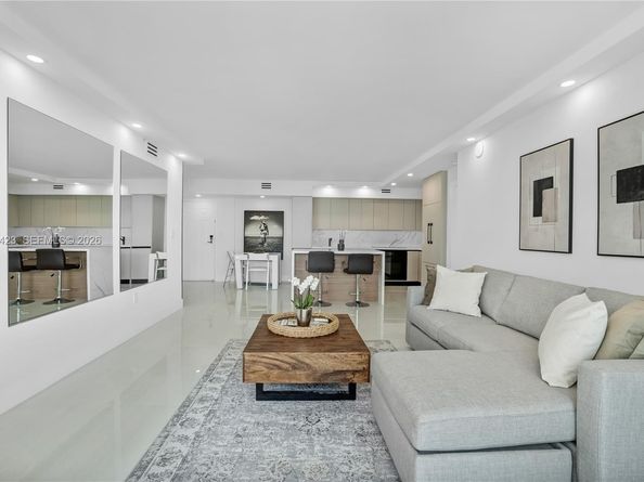 1155 Brickell Bay Dr 2003, Miami FL 33131