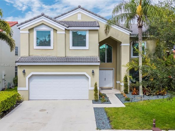 325 Cameron Dr, Weston FL 33326