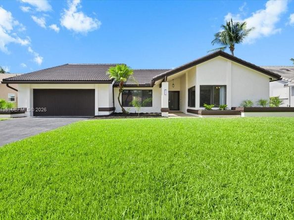 9272 NW 18th St, Plantation FL 33322