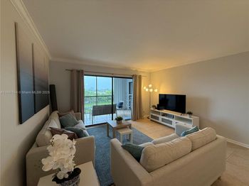 2206 S Cypress Bend Dr