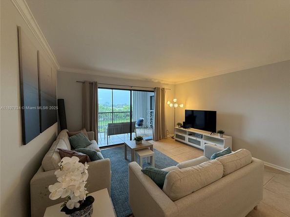 2206 S Cypress Bend Dr 508, Pompano Beach FL 33069