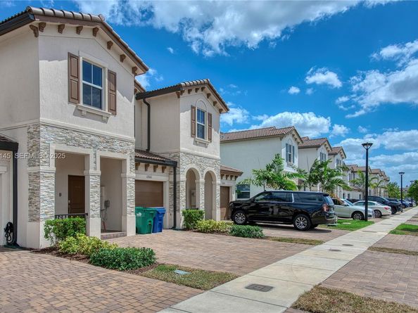 12661 NW 23rd Pl, Miami FL 33167