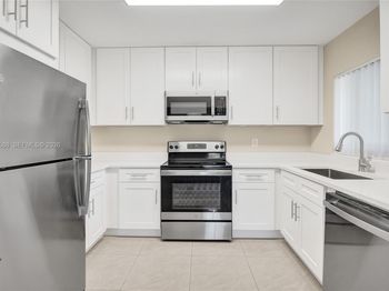 920 SW 28th St 1-2