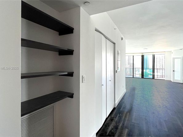 350 S Miami Ave 2401, Miami FL 33130