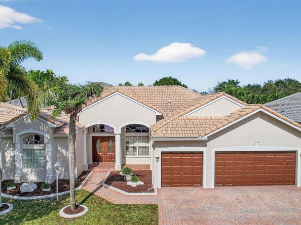 13715 NW 21st St, Pembroke Pines FL 33028