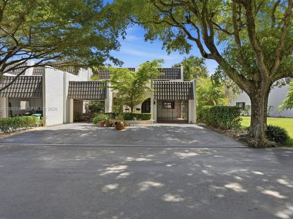 8886 SW 62nd Ter 8A, Miami FL 33173