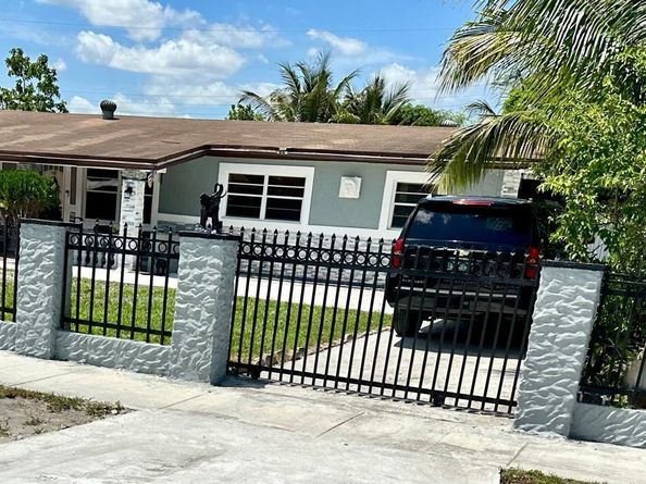 2941 NW 173rd Ter, Miami Gardens FL 33056