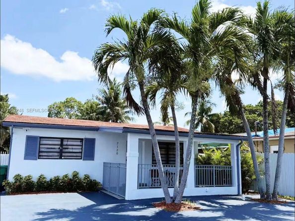 7120 SW 21st St, Miami FL 33155
