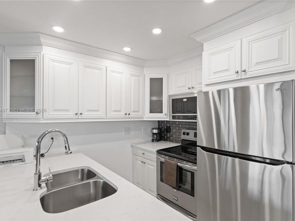 815 SW 11th Ave 18G, Hallandale Beach FL 33009