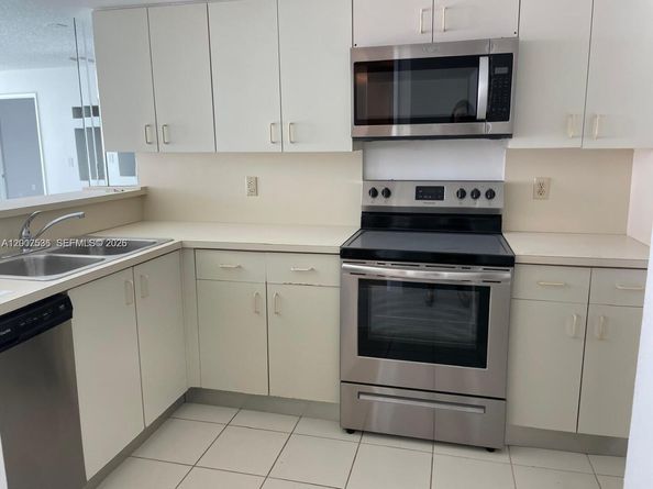 5880 Collins Ave 1006, Miami Beach FL 33140