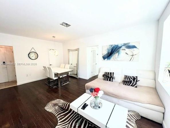 6881 Bay Dr 1, Miami Beach FL 33141