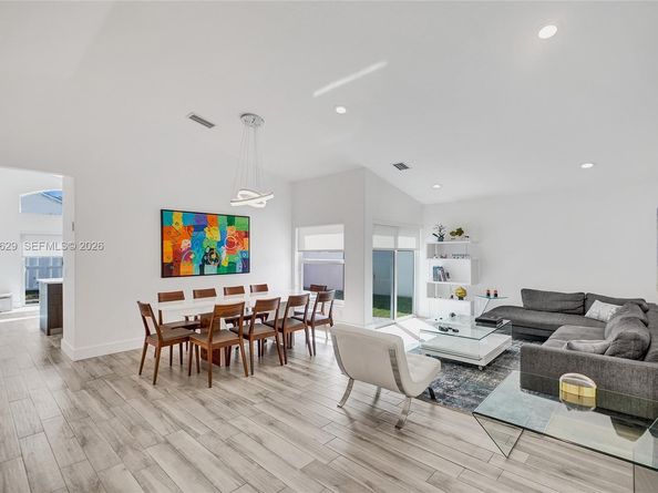 4928 SW 33rd Way, Hollywood FL 33312