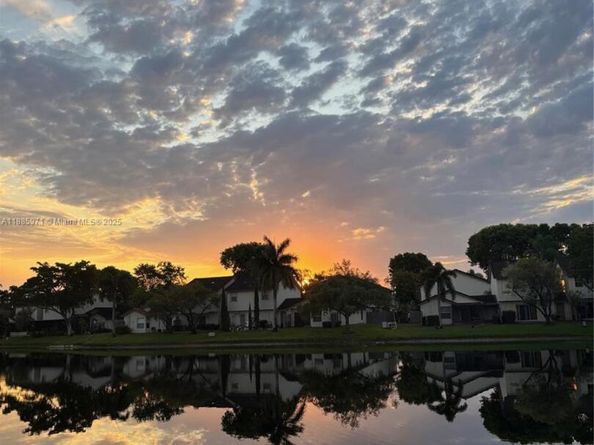 317 NW 109th Ave, Pembroke Pines FL 33026