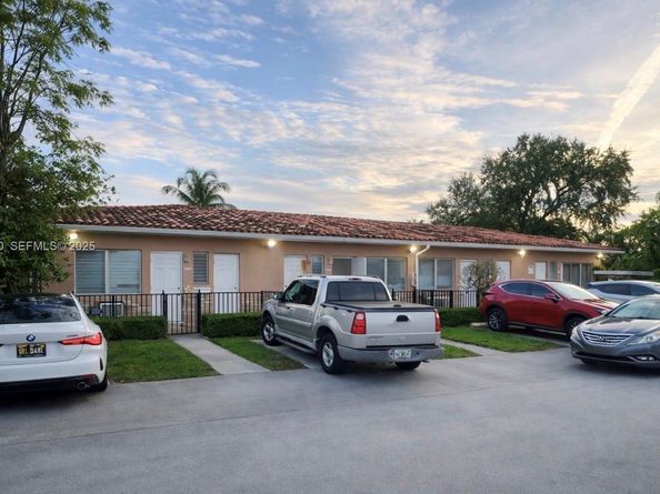 3080 SW 1st St, Miami FL 33135