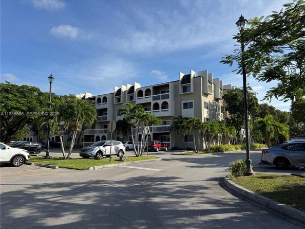 7703 Camino Real A307, Miami FL 33143