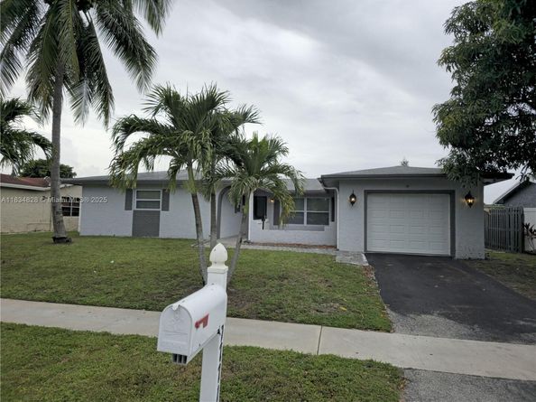 7771 NW 46th St, Lauderhill FL 33351