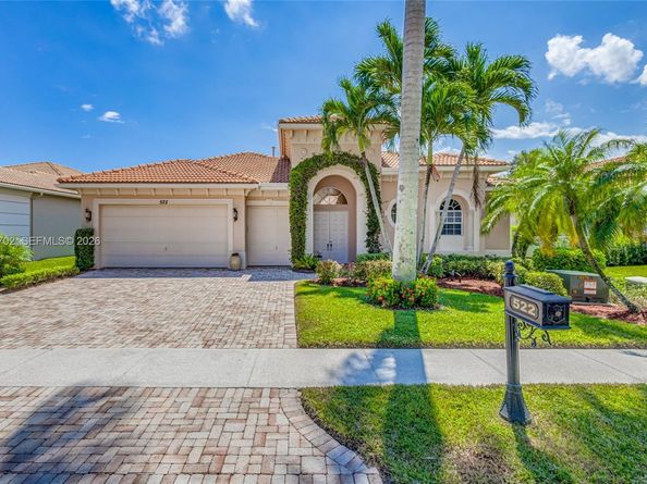 522 Les Jardin Dr, Palm Beach Gardens FL 33410