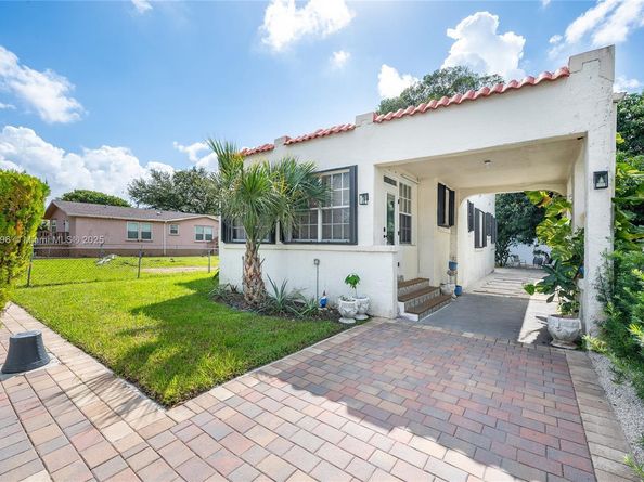 1844 NW 47th St, Miami FL 33142