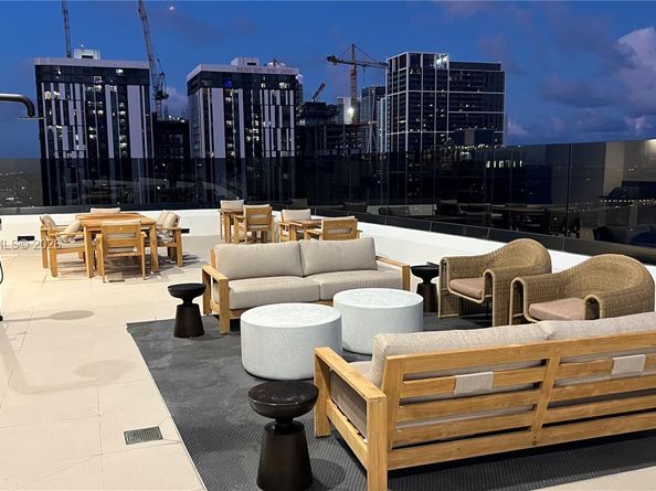 225 N Miami Ave 212, Miami FL 33128