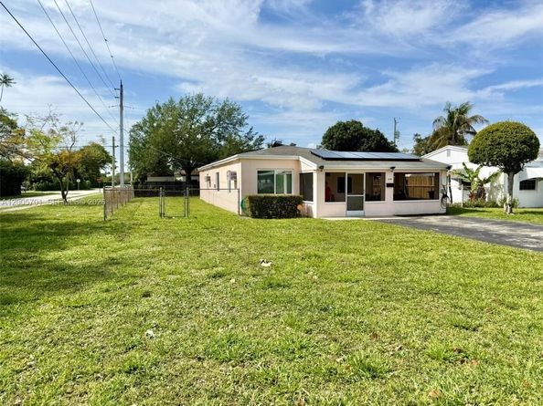 1698 NE 177th St, North Miami Beach FL 33162