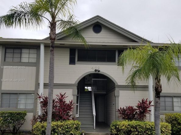 469 NE 207th Ln 207, Miami FL 33179