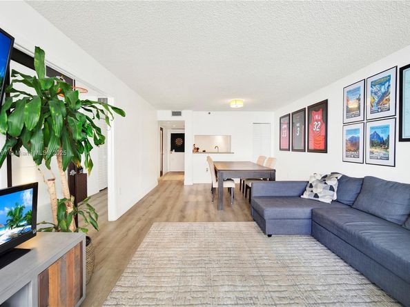 555 NE 15th St 31E, Miami FL 33132