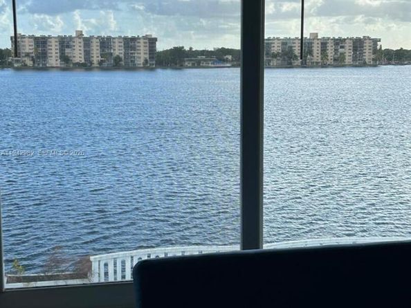 1150 NE 191st St 45, Miami FL 33179