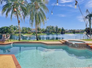 5421 Hawkes Bluff Ave