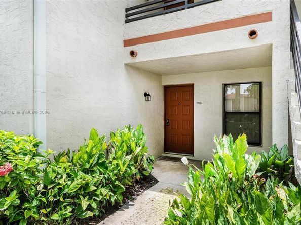 9852 NW 3rd Ct 1, Plantation FL 33324