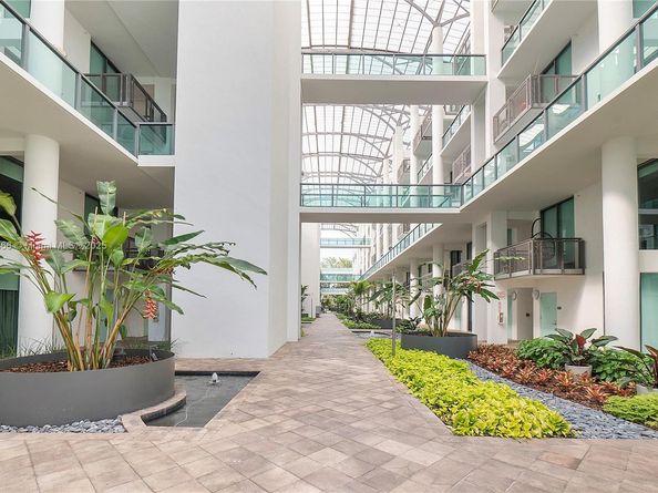 6000 Collins Ave 527, Miami Beach FL 33140