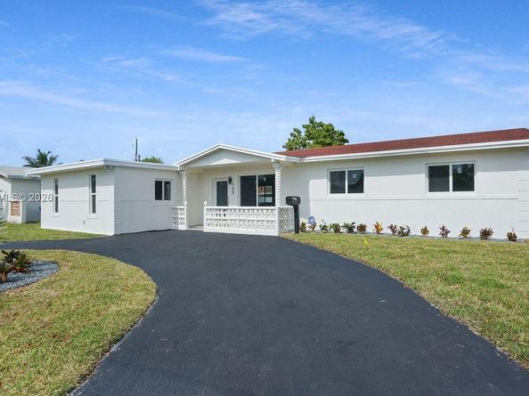 105 NE 213th St, Miami Gardens FL 33179