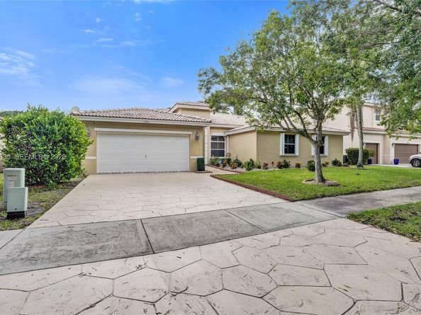 4286 NW 42nd Ter, Coconut Creek FL 33073
