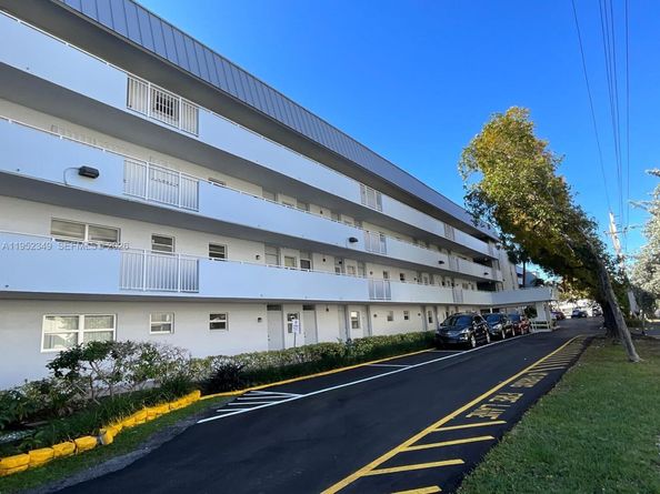3600 NE 170th St 107, North Miami Beach FL 33160