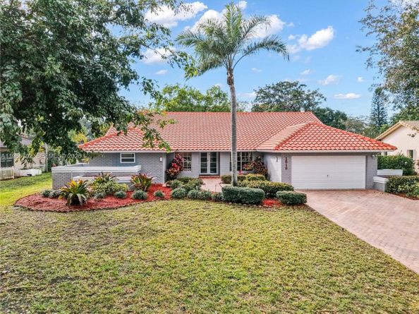 1510 NW 97th Ter, Coral Springs FL 33071