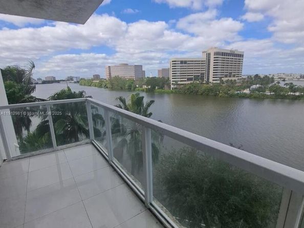 5085 NW 7th St 602, Miami FL 33126