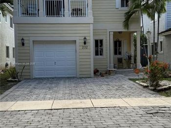 232 SE 32nd Ter