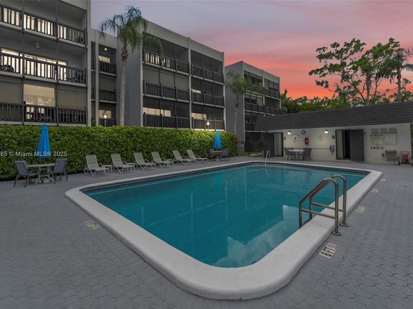 1021 Mockingbird Ln 310, Plantation FL 33324