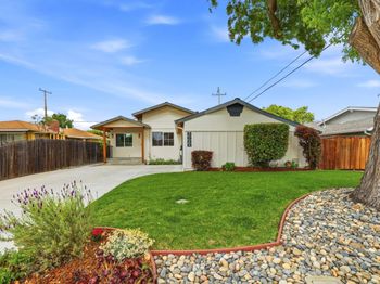 2133 Santa Cruz Avenue