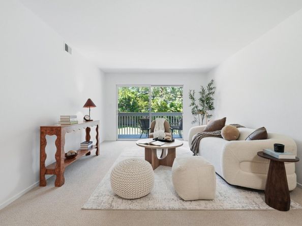 675 Sharon Park 208, Menlo Park CA 94025