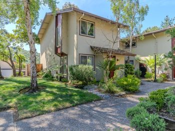1041 Oddstad Boulevard