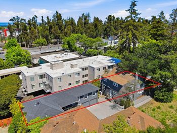 1124 Douglas Avenue