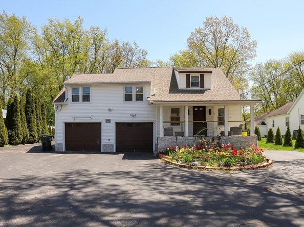 11 Hampton St, Auburn MA 01501