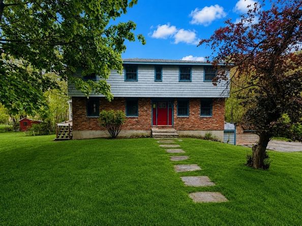 368 Hill Rd, Boxborough MA 01719